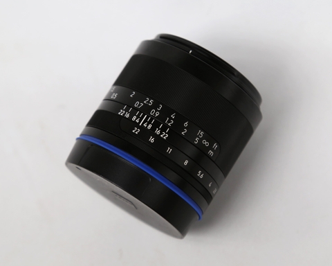 Ống Kính Zeiss Loxia 35mm f/2 Biogon T* Lens for Sony E Mount