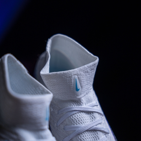 Giày Bóng Đá Nike Mercurial Superfly 10 Elite Trắng Xanh Hologram Cổ Cao TF