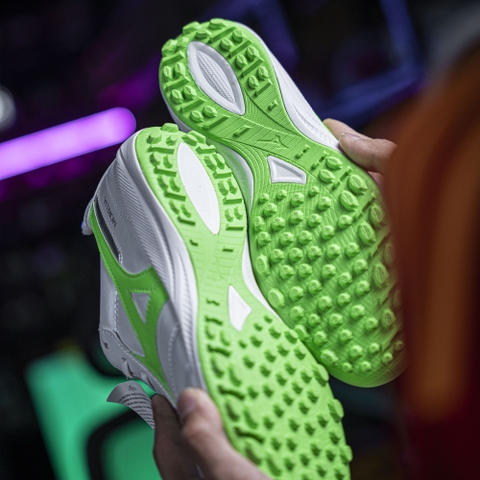 GIÀY BÓNG ĐÁ MIZUNO MORELIA SALA PRO TF - Q1GB251337 - TRẮNG/XANH LÁ