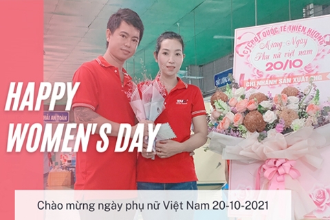 Không khí chào mừng ngày phụ nữ Việt Nam 20-10 tại nhà máy sản xuất giày dép THG