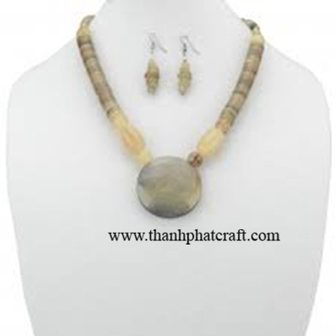 Horn Necklace