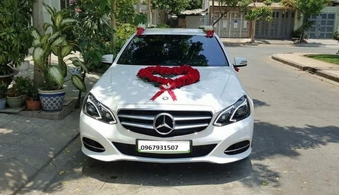 Cho thuê xe cưới Mercedes C200