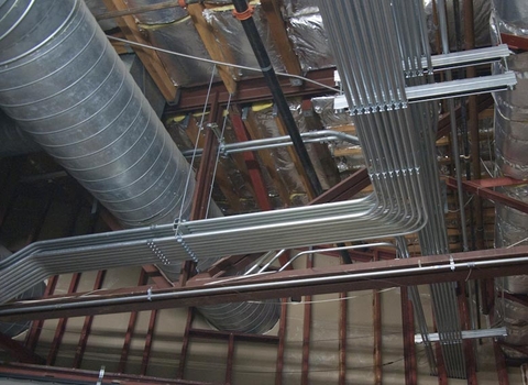 ống thép luồn dây điện hầm chung cư