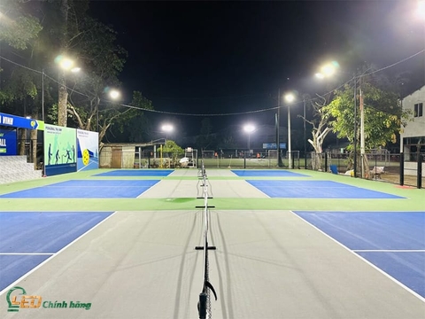 Tiêu Chuẩn Chiếu Sáng Sân Thể Thao Ngoài Trời – Đèn Pha LED Nào Phù Hợp