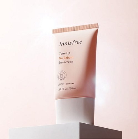 Kem chống nắng Innisfree Tone Up No Sebum Sunscreen SPF50+ PA++++