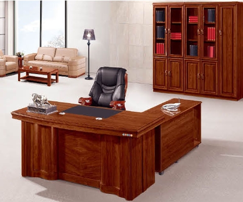 Bàn làm việc của Giám Đốc