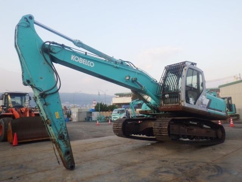 Máy xúc đào cũ Kobelco SK200-6 nhập chính hãng từ Nhật Bản