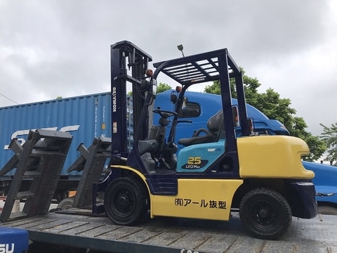 Xe nâng dầu 2.5 tấn cũ Komatsu