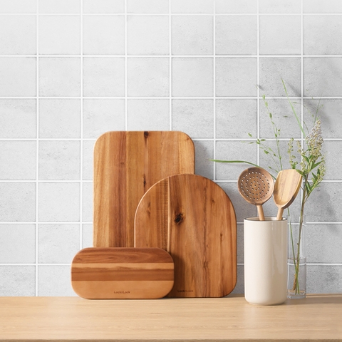 Bộ Thớt Gỗ Acacia (3 thớt + 1 giá đỡ) Lock&Lock Acacia Wood Cutting Board CKD075S4