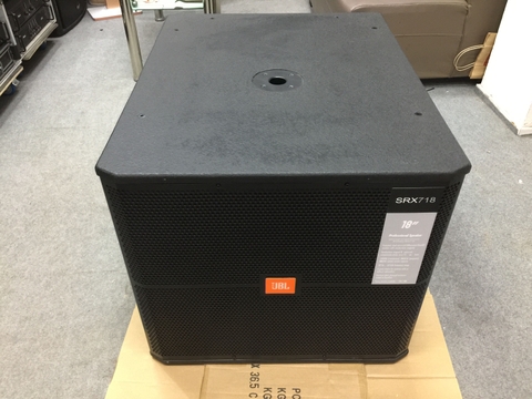 LOA JBL SRX 718S