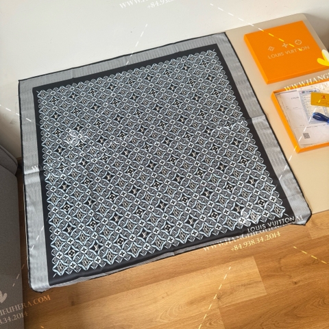 LV Square 90  - LV SCARF OEM