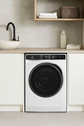 Máy giặt Electrolux 9kg Inverter EWF9023P5WC – Giải pháp giặt giũ thông minh cho gia đình hiện đại