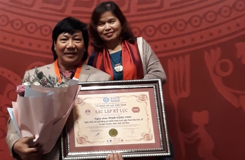 Tranh Kính Tôn Vinh Văn Hóa Việt. https://www.youtube.com/watch?v=mhHKXEfEBC0&feature=share