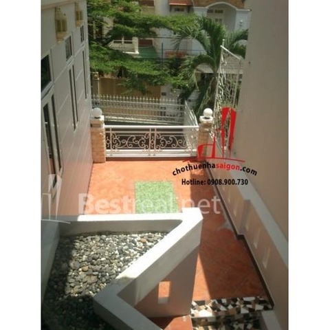 Cho thuê Biệt Thự phố tại Quận 2 khu Thảo Điền - giá 2000$