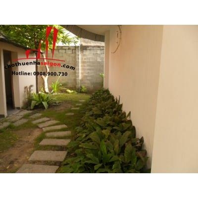 cho thuê biệt thự quận 2, phường thảo điền , đường xuân thủy, giá 2000$/tháng