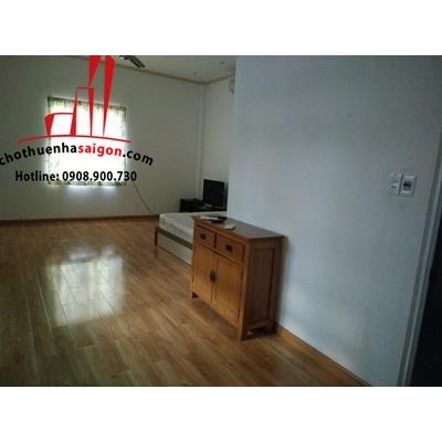 cho thuê biệt thự sân vườn đường trần não quận 2,giá cho thuê:1000$/tháng