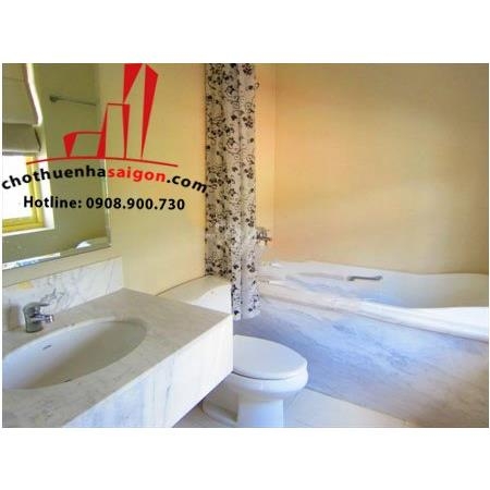 Cho thuê Villa Quận 2, khu Thảo Điền, giá 3000$