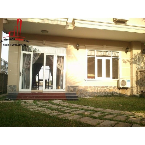 Cho thuê biệt thự bờ sông Quận 2 - giá 4000$