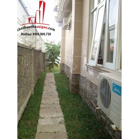 Cho thuê biệt thự bờ sông Quận 2 - giá 4000$