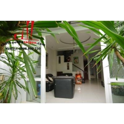 Cho thuê villa phố đường Nguyễn Kiệm, Quận Phú Nhuận, Giá 1500$ /tháng