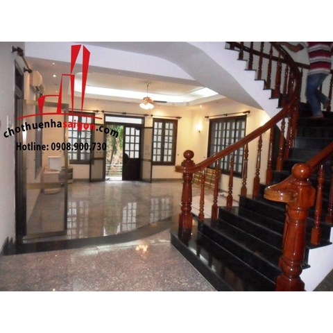 Cho thuê Villa Quận 2, khu Thảo Điền, giá 1500$