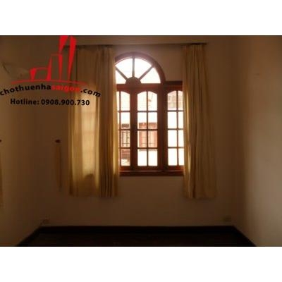 Cho thuê Villa đường Nguyễn Duy Hiệu, phường Thảo Điền Q.2 giá 5000$