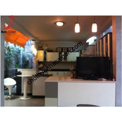 Cho thuê Villa Quận Phú Nhuận, đường Đoàn Thị Điểm. Giá : 2.000 usd/tháng