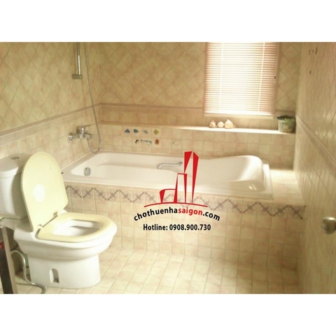 Cho thuê biệt thự Quận 2 - Thảo Điền, giá 2500$