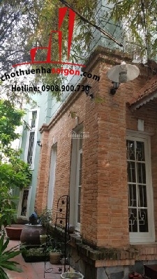 cần cho thuê biệt thự sân vườn hồ bơi trung tâm quận 3, đường trường sa ,giá cho thuê:2000$/tháng