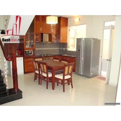 Cho thuê Villa Quận Phú Nhuận, hẻm xe hơi đường Hoàng Diệu. Giá : 1700 usd/tháng