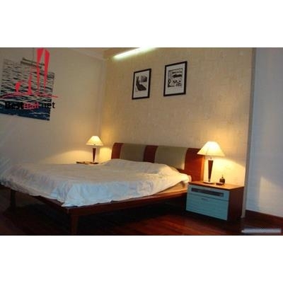 Cho thuê Villa Quận Phú Nhuận, hẻm xe hơi đường Hoàng Diệu. Giá : 1700 usd/tháng