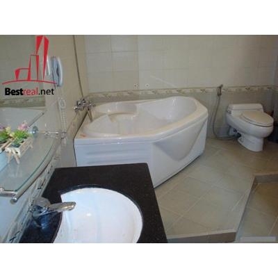 Cho thuê Villa Quận Phú Nhuận, hẻm xe hơi đường Hoàng Diệu. Giá : 1700 usd/tháng