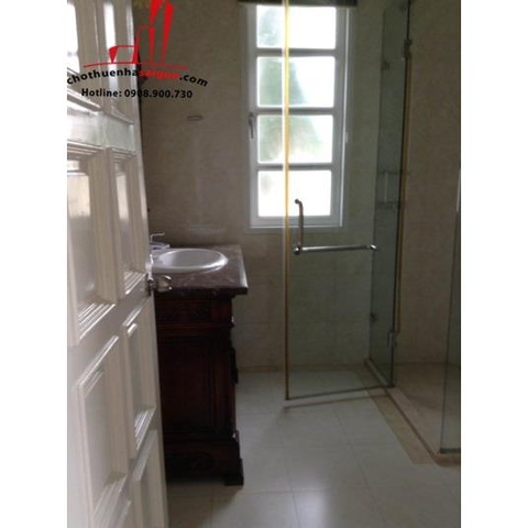 cho thuê nhà villa khu combound đường nguyễn văn hưởng, quận 2