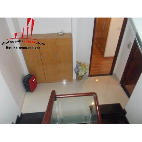 cho thuê villa quận 2, phường thảo điền giá cho thuê:1500$/tháng