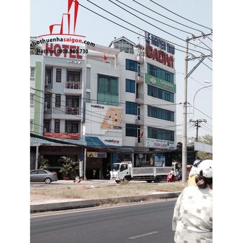 cho thuê nhà nguyên căn góc 2 mặt tiền đường trần não quận 2