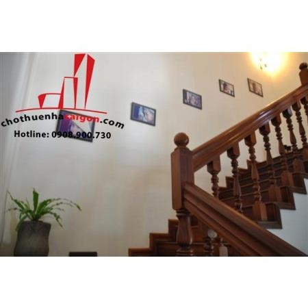 Cho thuê biệt thự  khu combound Quận 2, Thảo Điền, giá 3000$