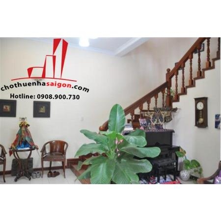 Cho thuê biệt thự  khu combound Quận 2, Thảo Điền, giá 3000$