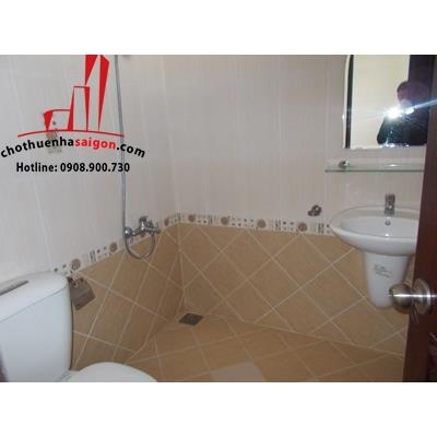 cần cho thuê biệt thự sân vườn quận 2, đường xuân thủy giá cho thuê:3000$/tháng