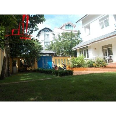 cần cho thuê biệt thự sân vườn quận 2, đường xuân thủy giá cho thuê:3000$/tháng