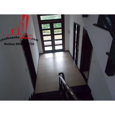 cần cho thuê biệt thự sân vườn quận 2, đường xuân thủy giá cho thuê:3000$/tháng