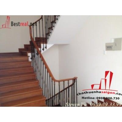 cần cho thuê biệt thự quận 2, đường nguyễn văn hưởng, giá 2700$/tháng