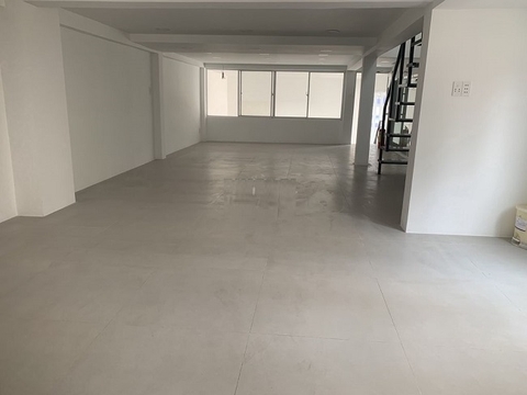 cho thuê nhà goc 2 mặt tiền đường nguyễn cửu vân quận bình thạnh, giá 70tr