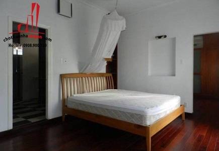 cho thuê biệt thự quận 2, đường xuân thủy giá cho thuê:100tr/tháng