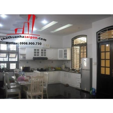 cho thuê biệt thự sân vườn đường nguyễn văn hưởng,quận 2