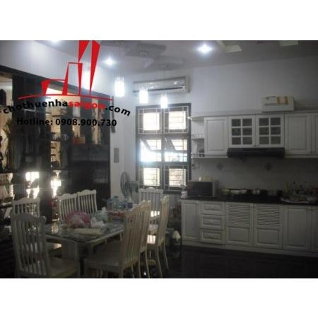 cho thuê biệt thự sân vườn đường nguyễn văn hưởng,quận 2