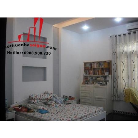 cho thuê biệt thự sân vườn đường nguyễn văn hưởng,quận 2