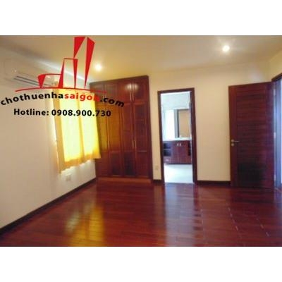 cho thuê biệt thự sân vườn đường nguyễn văn hưởng, quận 2