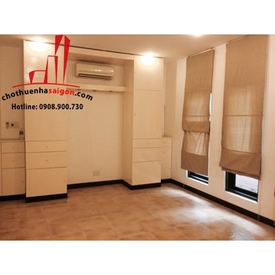 cần cho thuê villa quận phú nhuận, đường hồ biểu chánh giá cho thuê 2000$/tháng
