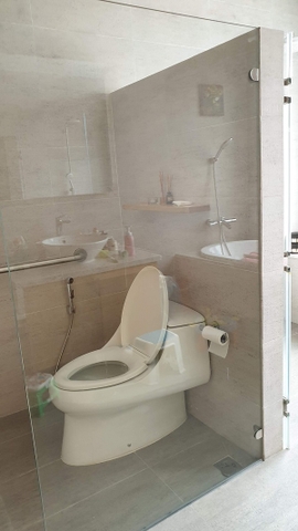 Cho thuê nhà nguyen căn quân 1.khu vip đường nguyễn văn nguyễn giá 40tr