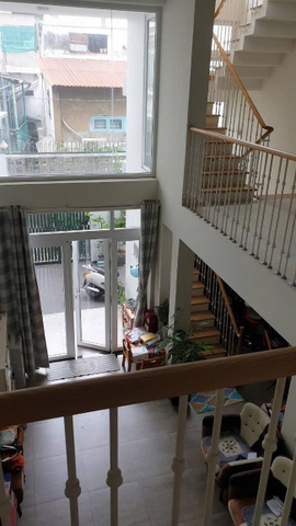 Cho thuê nhà nguyen căn quân 1.khu vip đường nguyễn văn nguyễn giá 40tr